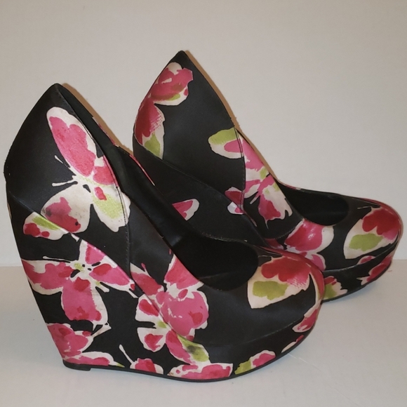 Elle fabric black&floral butterfly wedges - Picture 3 of 7